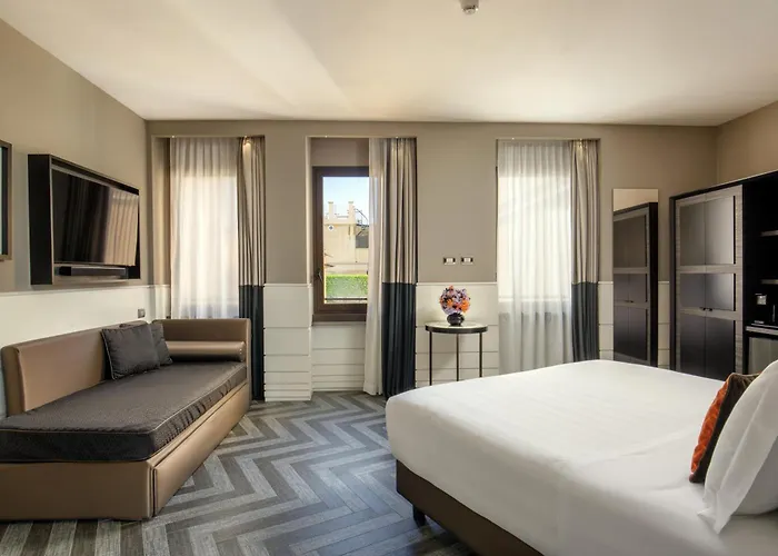 The Tribune, Part Of Jdv By Hyatt Rom